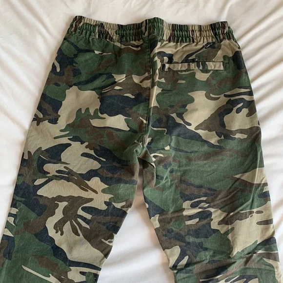 Forever 21 Mens Camo Joggers (Bin K) - Picture 6 of 6